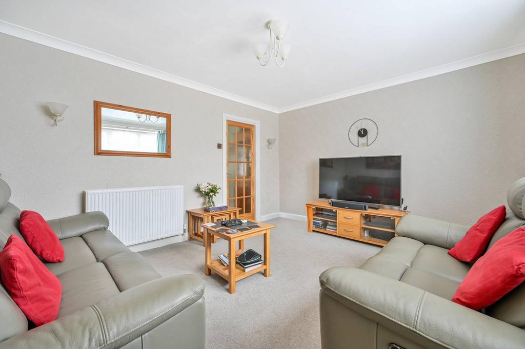 Merton Way, West Molesey, KT8 4 bed semidetached house for sale £550,000