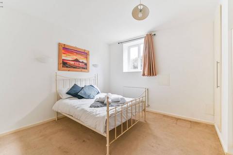 3 bedroom flat to rent, Neptune Court, Mitcham, CR4