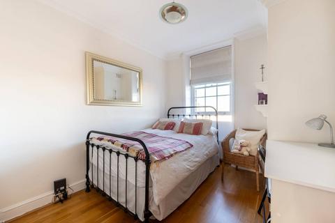 3 bedroom flat to rent, Holland Park Avenue, Holland Park, London, W11