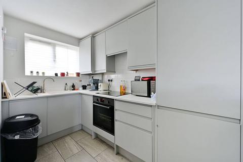 3 bedroom flat for sale, Radcliffe Square, Putney, London, SW15