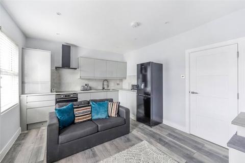 2 bedroom apartment to rent, Neville Road, Croydon, CR0