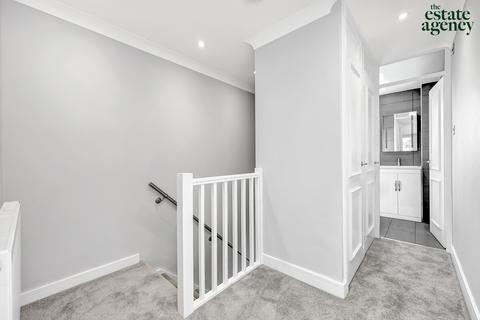 39 Stapleford Close, London, E4 6XR