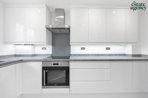 39 Stapleford Close, London, E4 6XR