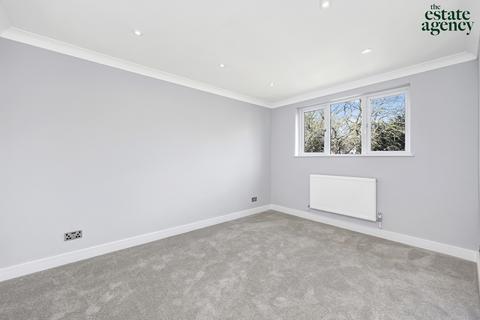 39 Stapleford Close, London, E4 6XR