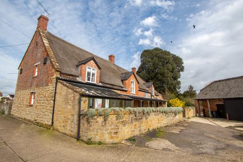 4 bedroom detached house for sale, Church Road, Ilton