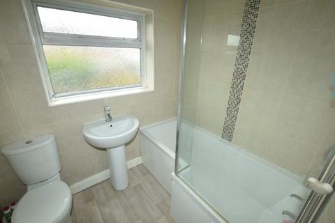 12 Carrside, Eastfield, Scarborough, YO11 3DE