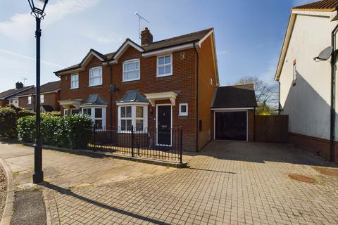 3 bedroom semi-detached house for sale, Horton Close, Aylesbury HP19