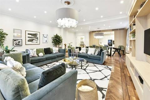 3 bedroom penthouse to rent, Stratton Street, Mayfair, London, W1J