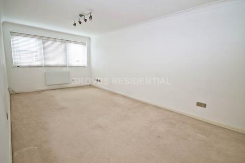 2 bedroom flat to rent, Sycamore Grove, New Malden