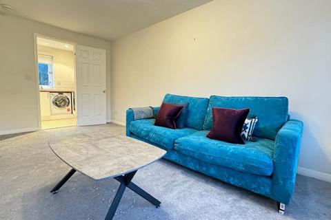 1 bedroom flat to rent, Overnewton Square, Glasgow G3