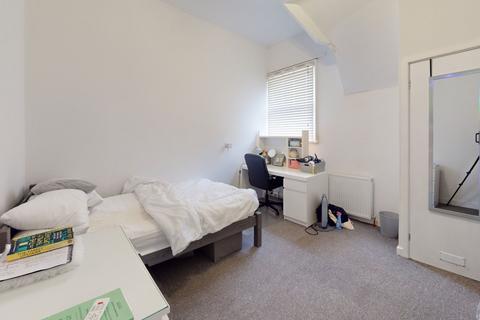 3 bedroom flat to rent, Flat 5 3 Burns Street, Nottingham, NG7 4DS