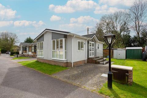 2 bedroom mobile home for sale, Long Pightle, Hemel Hempstead, Chandlers Cross, WD3