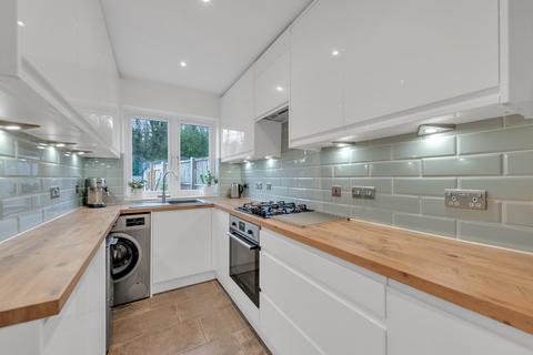 87 Oakdene Avenue, Chislehurst, BR7 6DZ