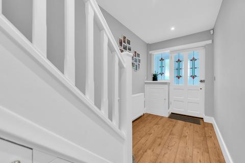 87 Oakdene Avenue, Chislehurst, BR7 6DZ