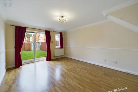 2 bedroom terraced house to rent, Holly Drive, Aylesbury, Buckinghamshire