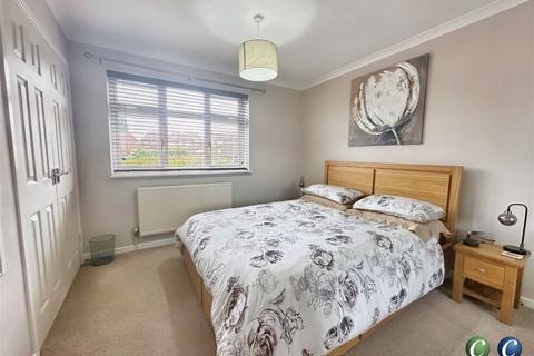 2 bedroom end of terrace house for sale, Silver Fir Close, Hednesford, Cannock, WS12 4SU