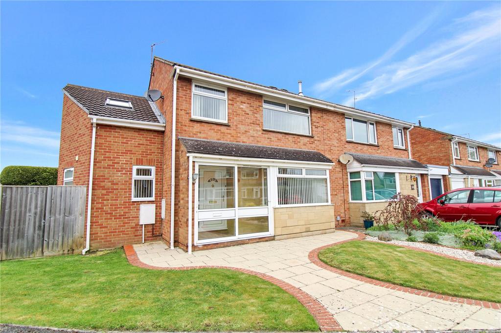 Calder Close Swindon Sn25 4 Bed Semi Detached House For Sale £345 000