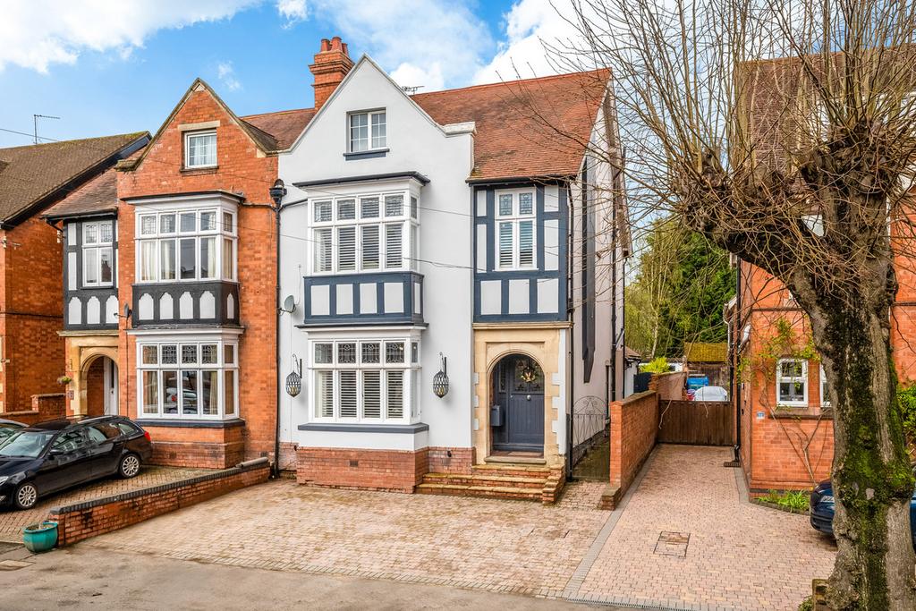 Kenilworth, Warwickshire, CV8 1JN 5 bed semidetached house for sale