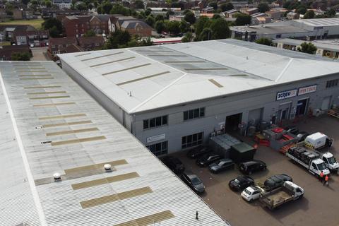 Industrial park to rent, Romford