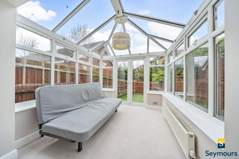 4 Fairborne Way, Guildford, GU2 9GB