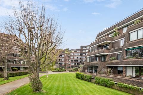2 bedroom flat for sale, Willow Lodge, River Gardens, London