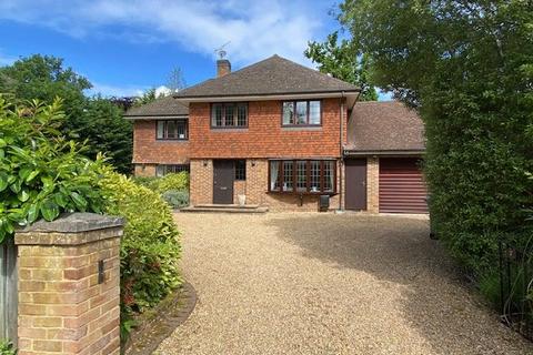 5 bedroom detached house for sale, Ashley Rise, Walton-On-Thames, KT12