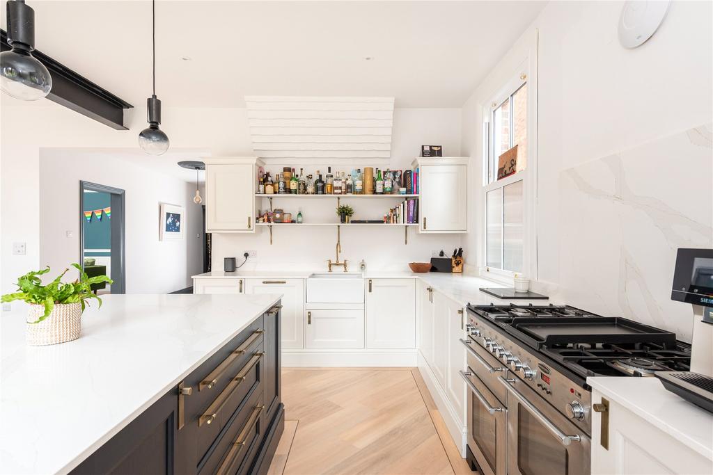 Kitchen/Breakfast Rm