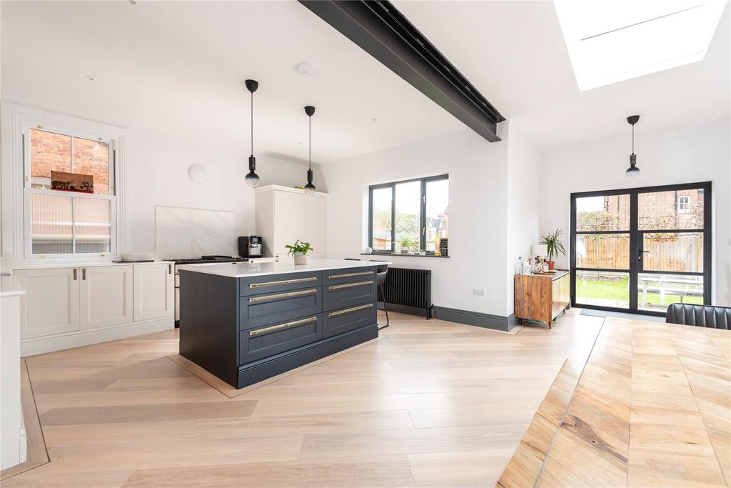 Kitchen/Breakfast Rm