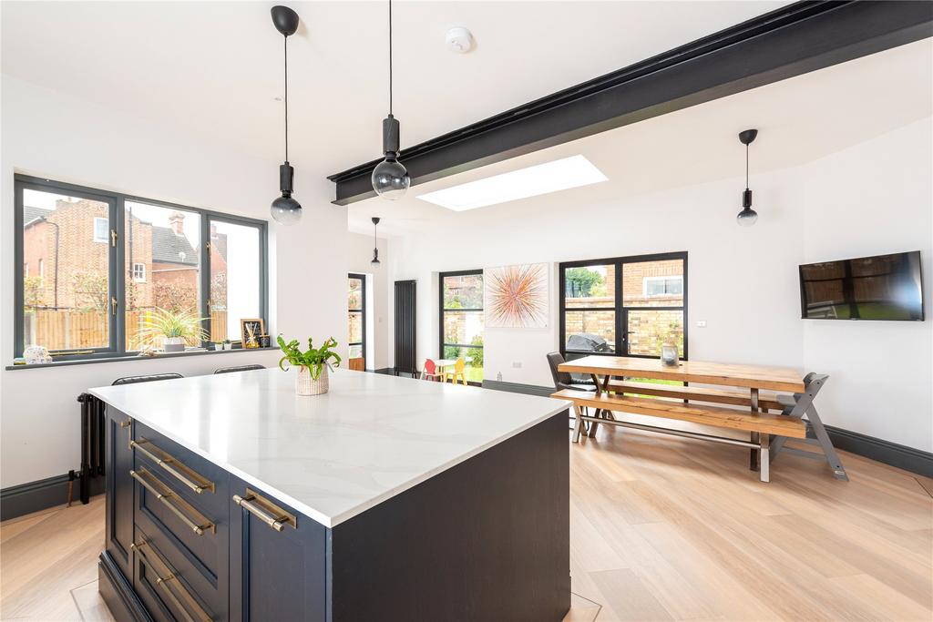 Kitchen/Breakfast Rm
