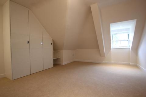 2 bedroom apartment to rent, Sheerwater Road, Woodham KT15