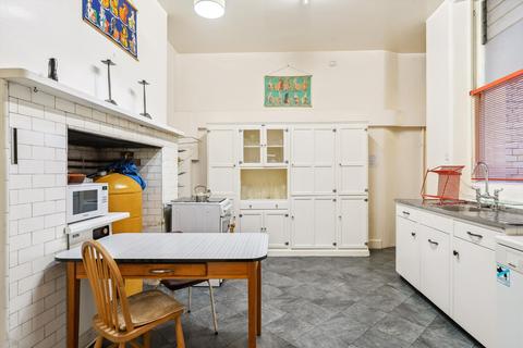 4 bedroom flat for sale, Ashley Gardens, Ambrosden Avenue, London, SW1P