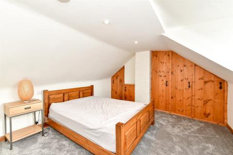 3 bedroom terraced house for sale, Golden Square, Tenterden, Kent