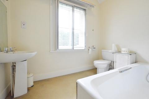 1 bedroom in a house share to rent, North Mymms Park, Colney Heath, AL9