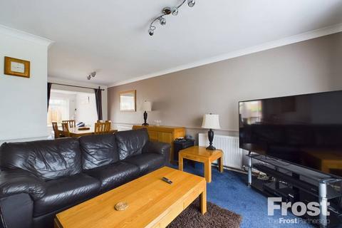 3 bedroom terraced house for sale, Benen-Stock Road, Staines-upon-Thames, Surrey, TW19