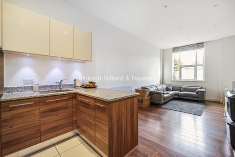 3 bedroom apartment to rent - Bromyard Avenue London W3
