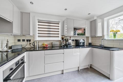 Flat 1, Waveney Court, 49 The Avenue, Beckenham, BR3 5EG