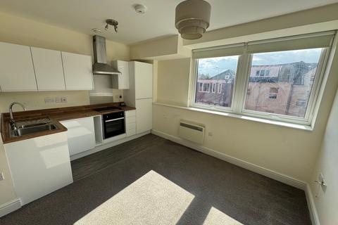 Studio to rent, Farnsby Street, Town Centre, Swindon, SN1