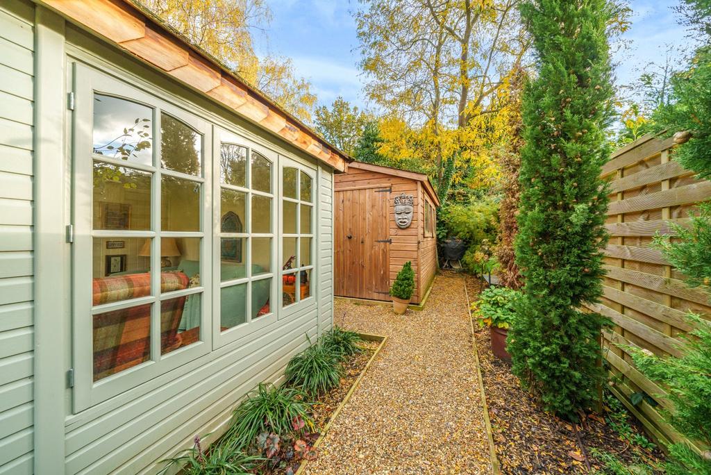 Summer House/Shed