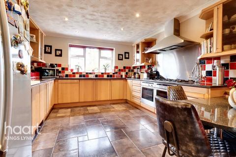 6 bedroom detached house for sale, Rectory Drive, Clenchwarton