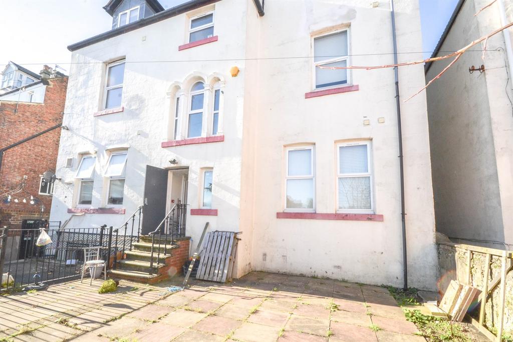 Communal rear yard