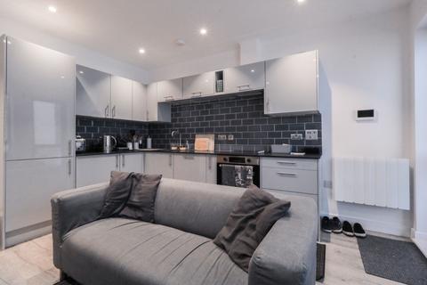 2 bedroom flat for sale, Liverpool Road,Angel, London, N1