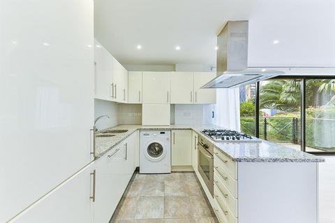 1 bedroom flat to rent, Ocean Wharf, 60 Westferry Road, London, E14