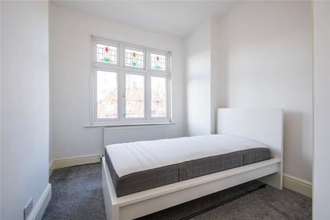 6 Newquay Road, London, SE6 2NS