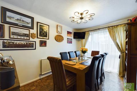 4 bedroom terraced house for sale, Osborne Road, Farnborough, Hampshire, GU14