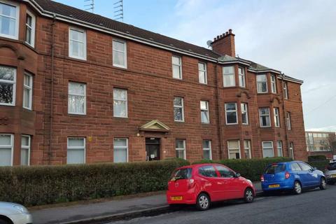3 bedroom flat to rent, Dinmont Road, Shawlands
