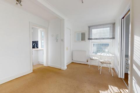 1 bedroom apartment for sale, Wellesley Villas, Ashford, Kent, TN24