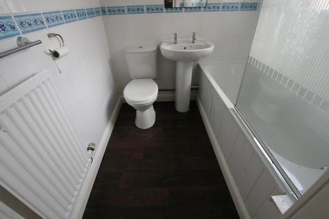 2 bedroom terraced house to rent, Grafton Road, Ellesmere Port, Cheshire. CH65