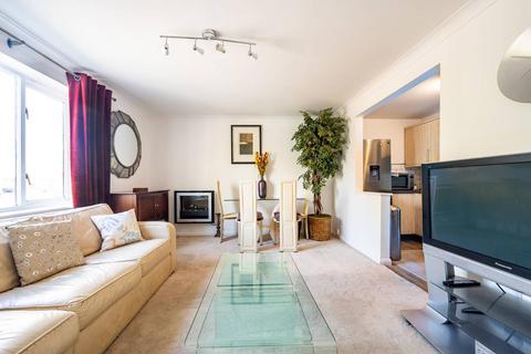 2 bedroom flat to rent, Sopwith Way, Kingston, Kingston upon Thames, KT2