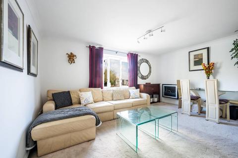 2 bedroom flat to rent, Sopwith Way, Kingston, Kingston upon Thames, KT2