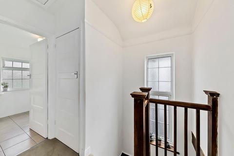 71 Tudor Drive, Kingston Upon Thames, KT2 5NP